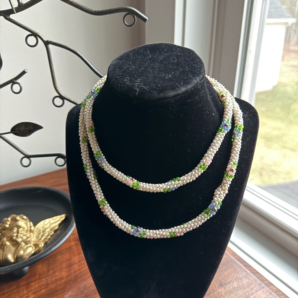 VINTAGE Beaded Necklace with Floral Accents